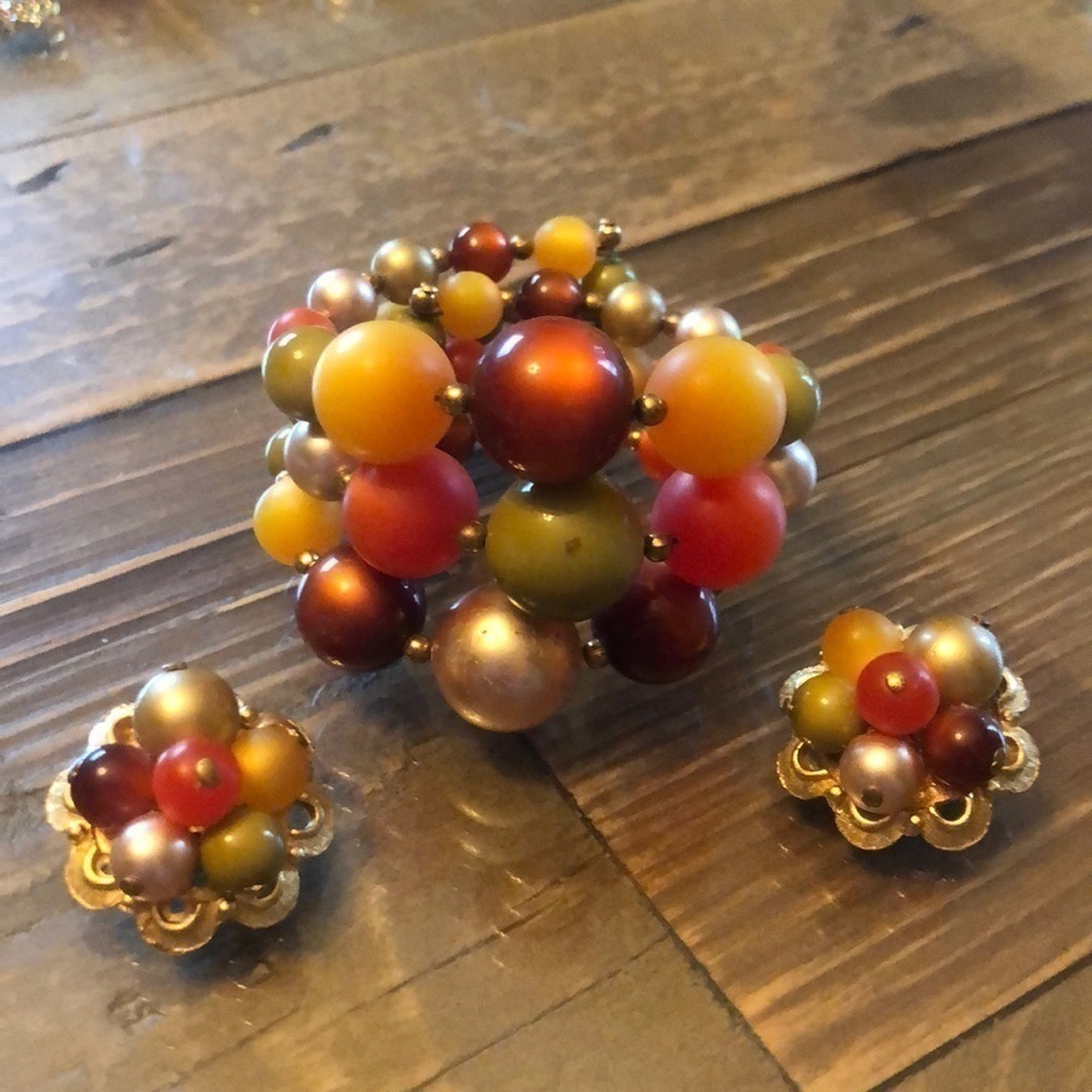 Vintage matching bracelet and clip on earrings​​​​​​​​​​​​​​